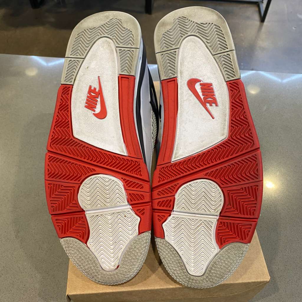 Jordan 4 Retro Fire Red (2020) Size 13 DC7770-160 - Pre-Owned (Replacement Box)