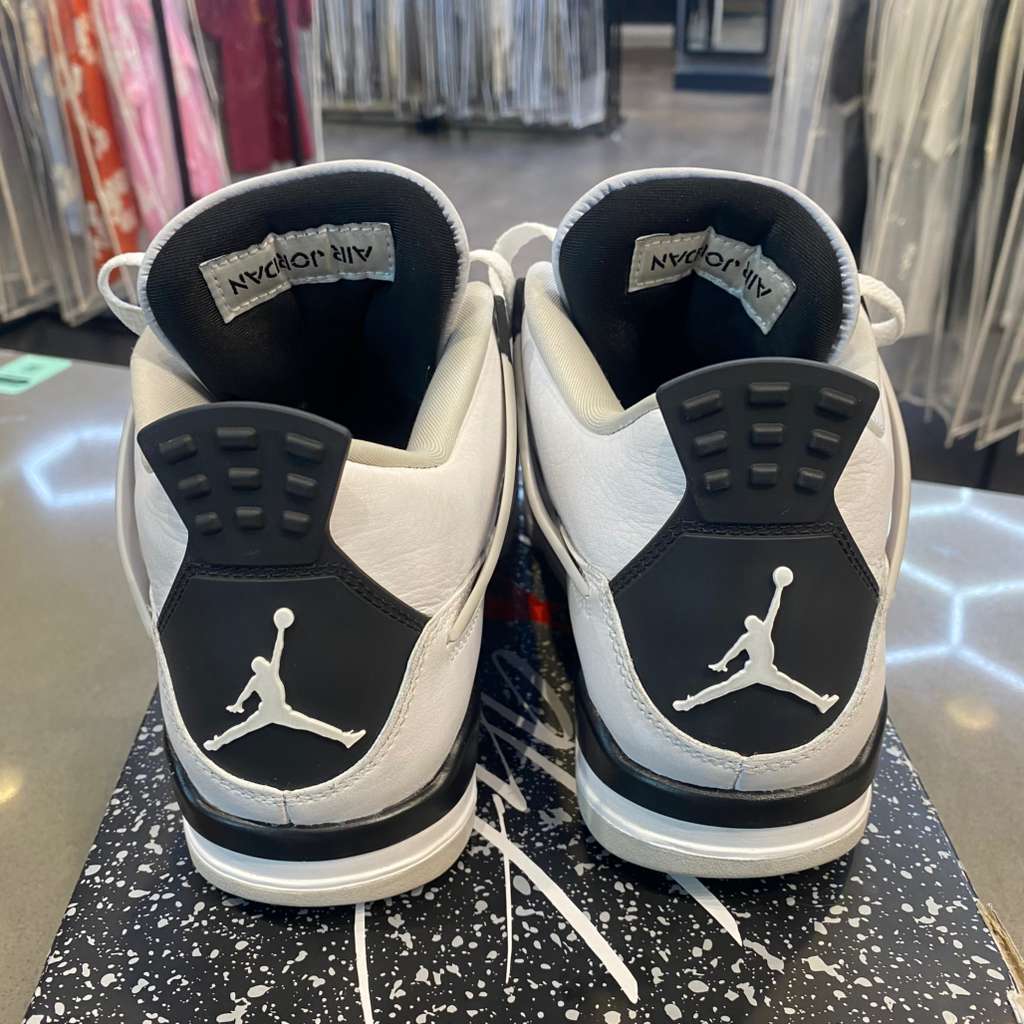 Jordan 4 Retro Military Black - Pre-Owned