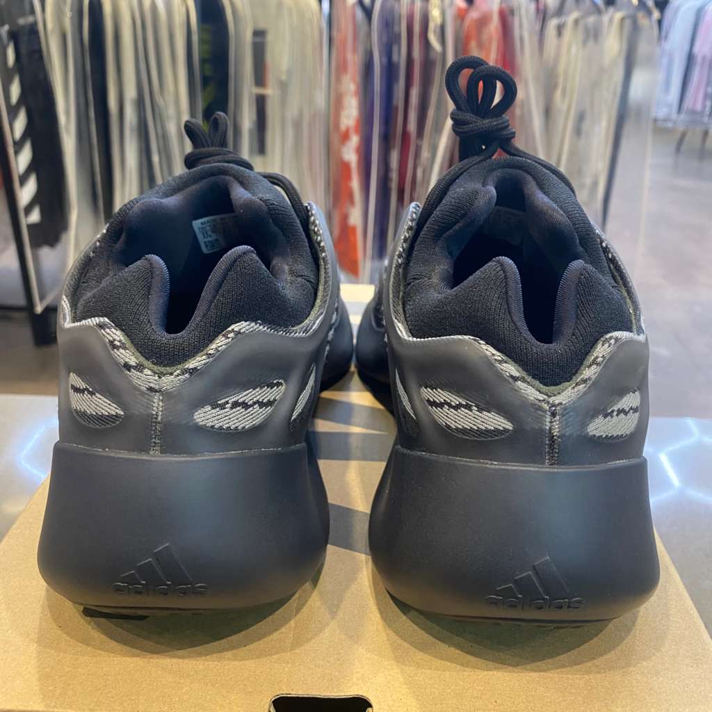 adidas Yeezy 700 V3 Alvah Size 11 H67799 - Pre-Owned