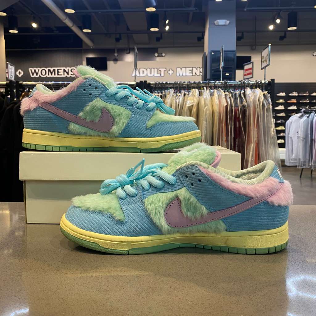 Nike SB Dunk Low Verdy Visty Size 9 FN6040-400 - Pre-Owned