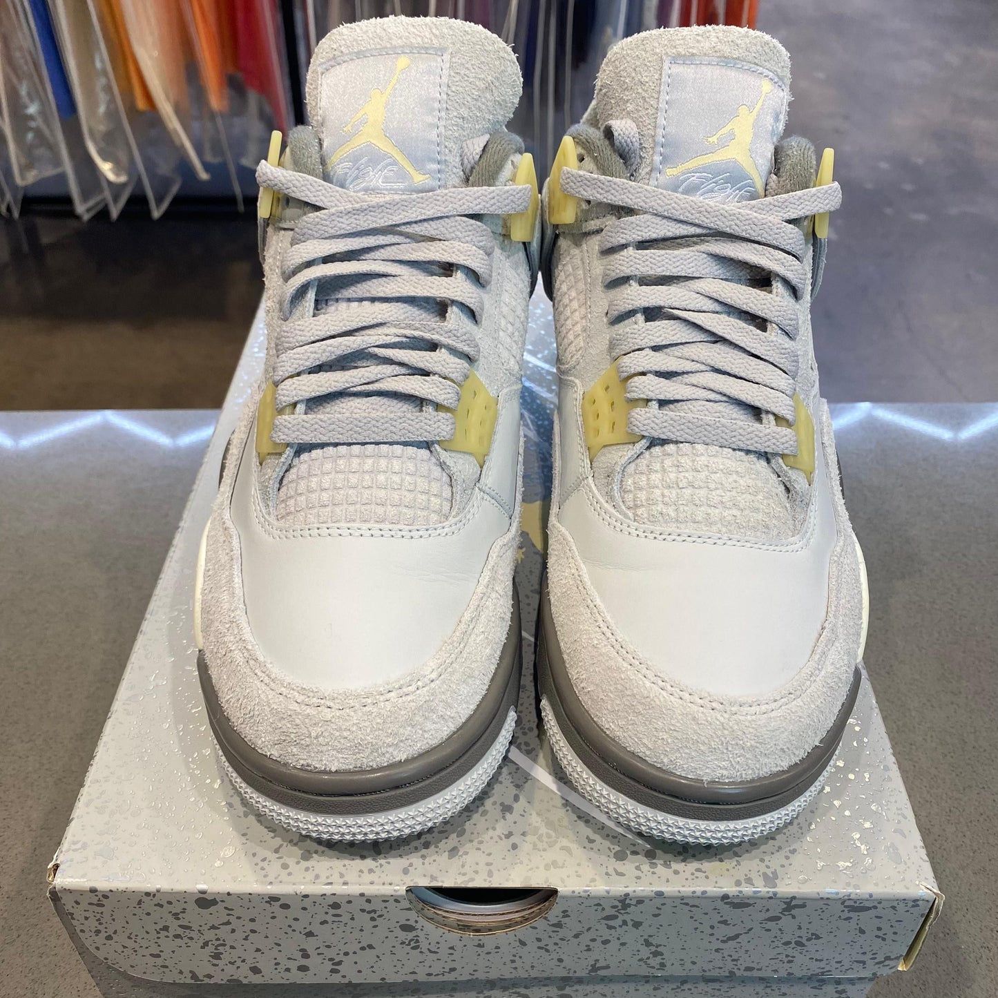 Jordan 4 Retro SE Craft Photon Dust - Pre-Owned