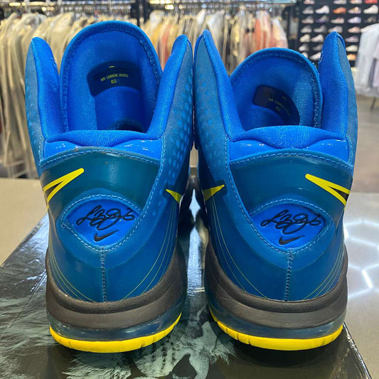 Nike LeBron 8 V/2 Entourage Size 11 429676-401 - Pre-Owned
