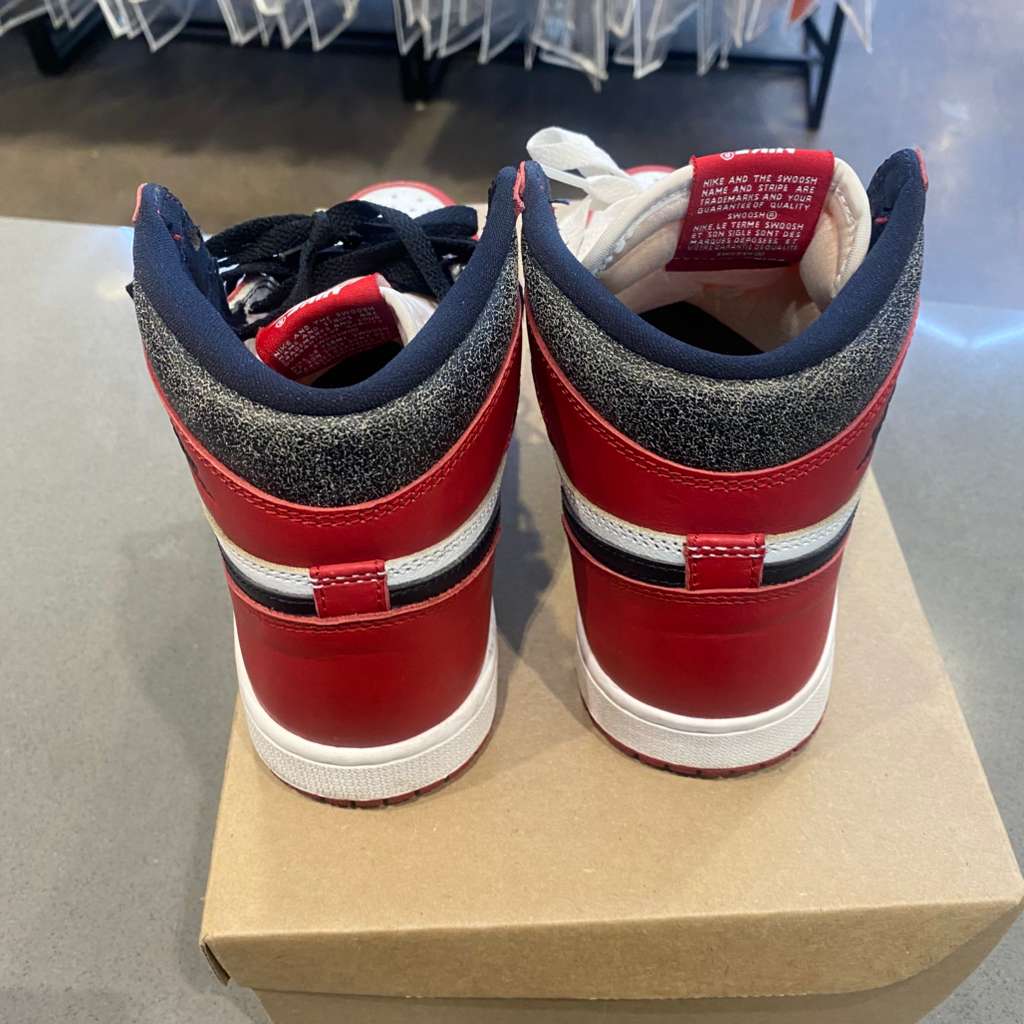 Jordan 1 Retro High OG Chicago Lost and Found - Pre-Owned (Replacement Box)