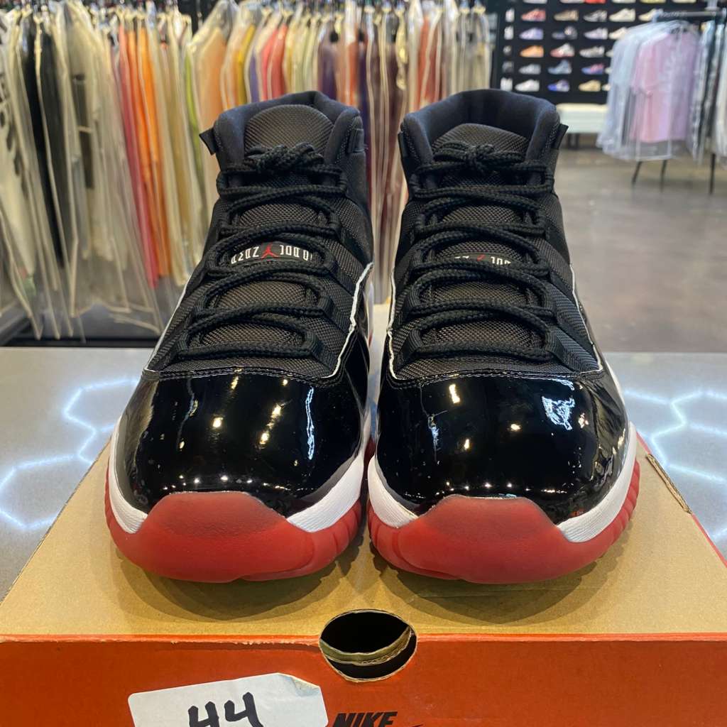 Jordan 11 Retro Playoffs Bred (2019) Size 13 378037-061 - Pre-Owned