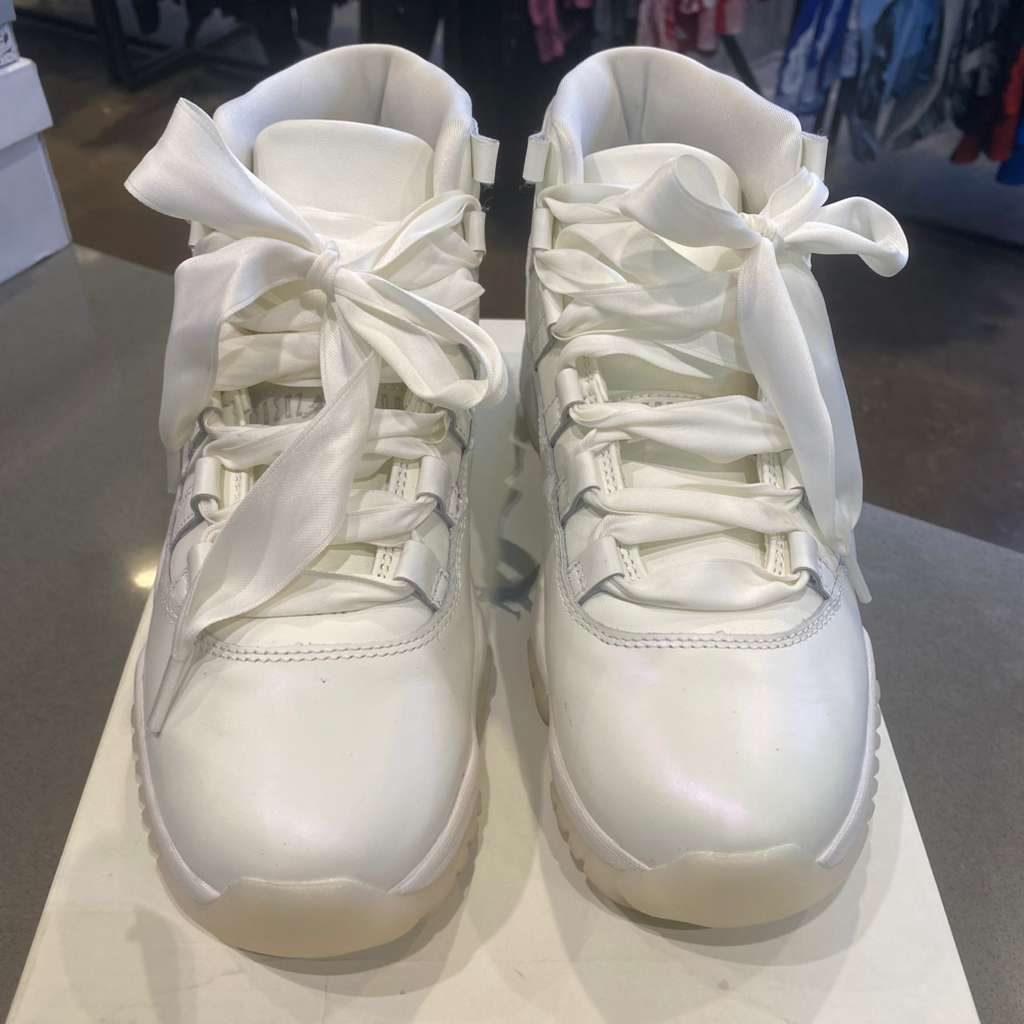 Jordan 11 Retro Pearl (Women's) Size 9W AR0715-110 - Pre-Owned