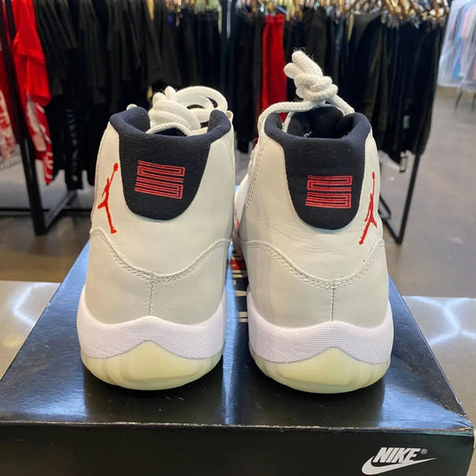 Jordan 11 Retro Platinum Tint Size 9.5 378037-016 - Pre-Owned