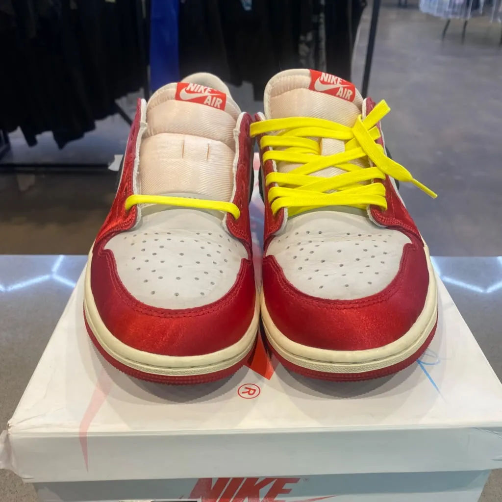 Jordan 1 Retro Low OG Trophy Room Rookie Card Away Size 11 FN0432-100 - Pre-Owned