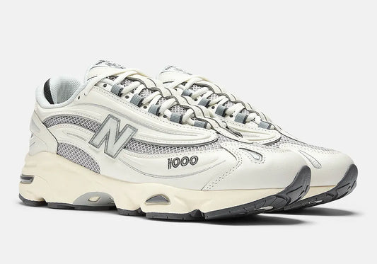 This retro-futuristic runner from the early 2000s is back from the archives, hitting that perfect blend of throwback tech and clean neutral vibes. 