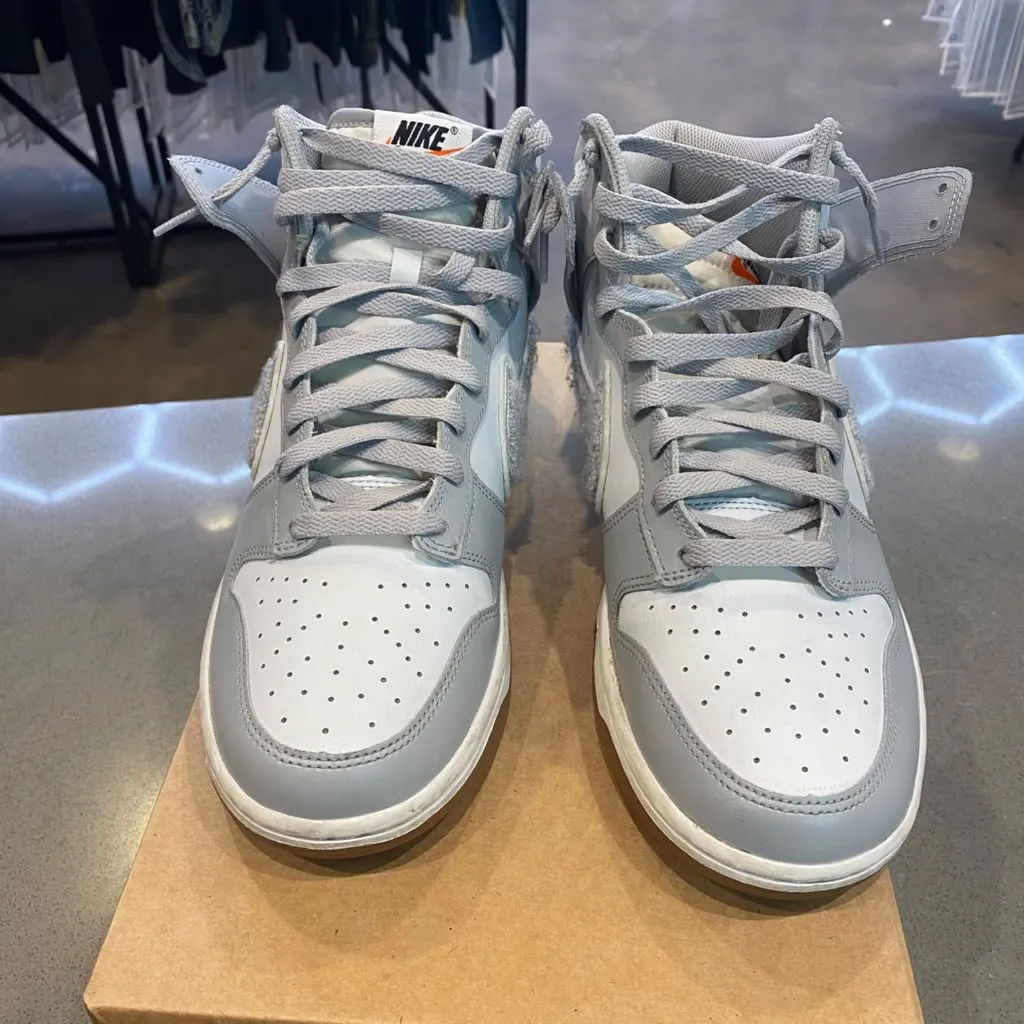 Nike Dunk High University Chenille Swoosh Light Smoke Grey Size 10 DR8805-003 - Pre-Owned (Replacement Box)