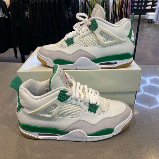 Jordan 4 Retro SB Pine Green Size 12 DR5415-103 - Pre-Owned