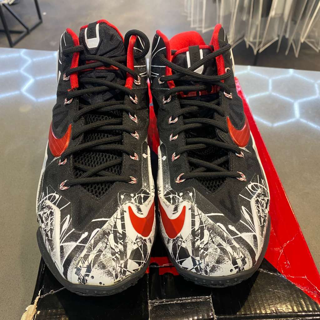 Nike LeBron 11 Graffiti - Pre-Owned