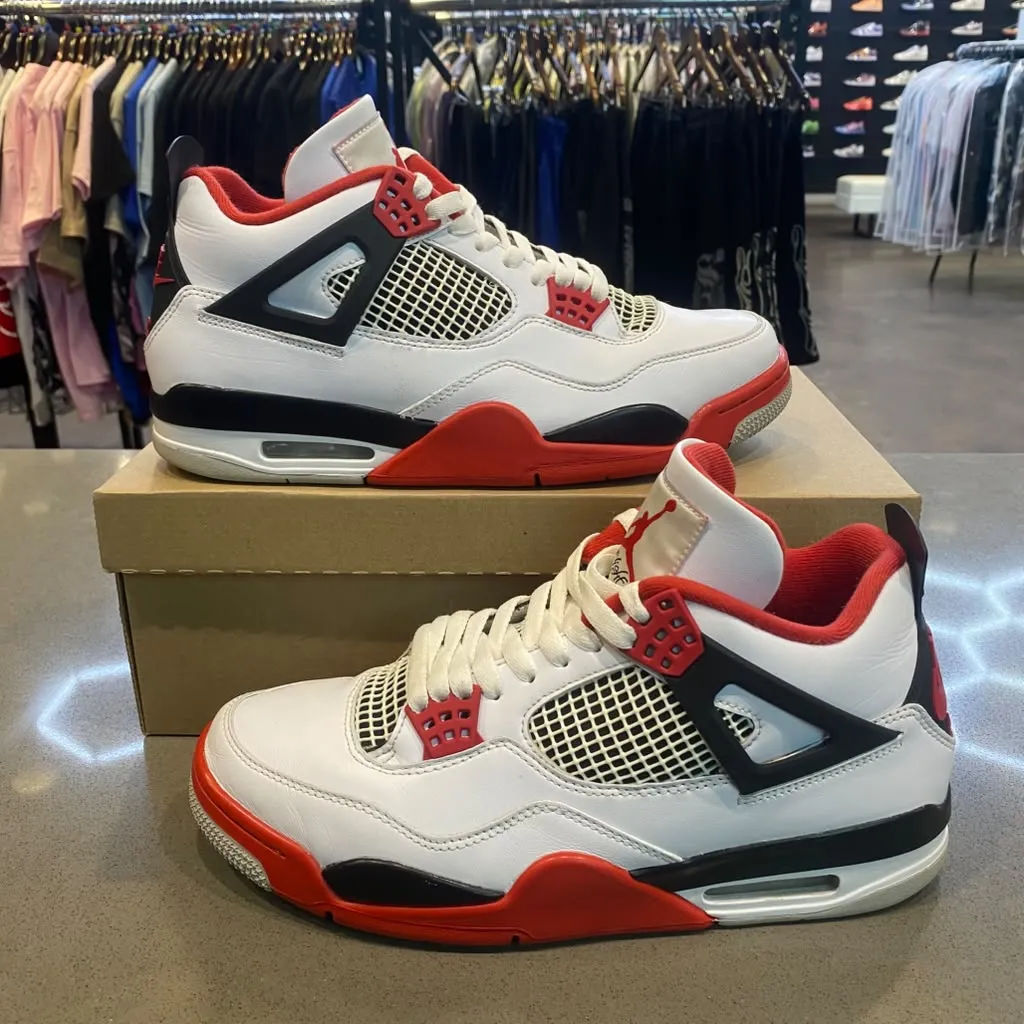 Jordan 4 Retro Fire Red (2020) Size 10.5 DC7770-160 - Pre-Owned (Replacement Box)