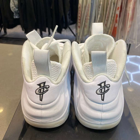 Nike Air Foamposite One Triple White Size 9.5 HJ5195-100 - Pre-Owned