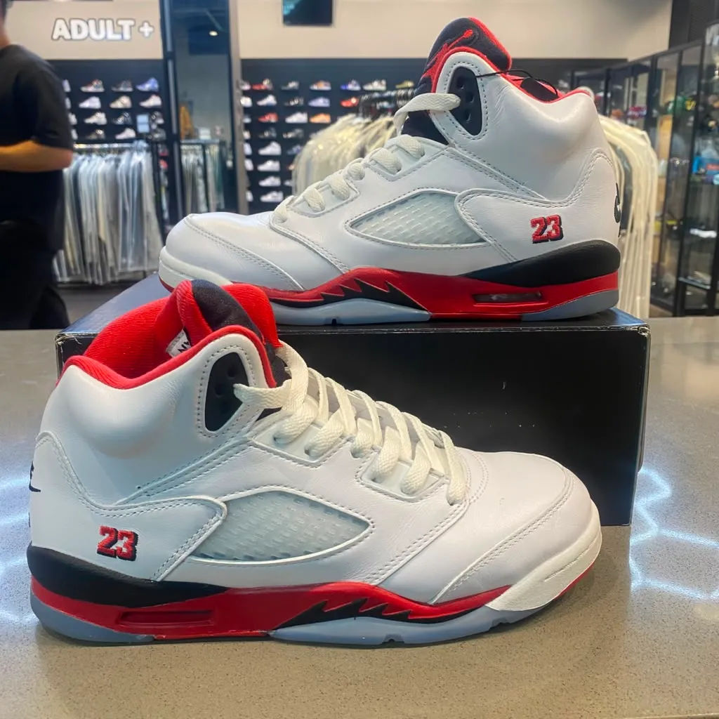Jordan 5 Retro Fire Red Black Tongue (2025) (GS) Size 7Y HQ7980-101 - Pre-Owned
