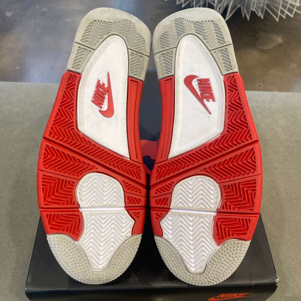 Jordan 4 Retro Fire Red (2020) Size 10.5 DC7770-160 - Pre-Owned
