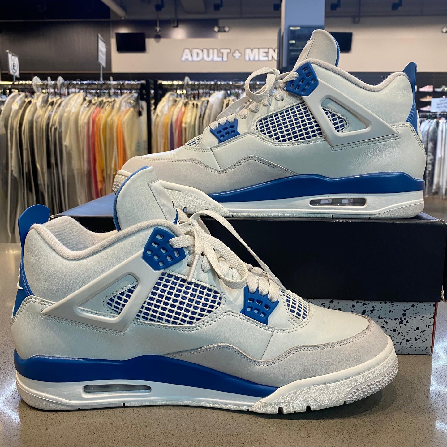 Jordan 4 Retro Military Blue (2024) - Pre-Owned