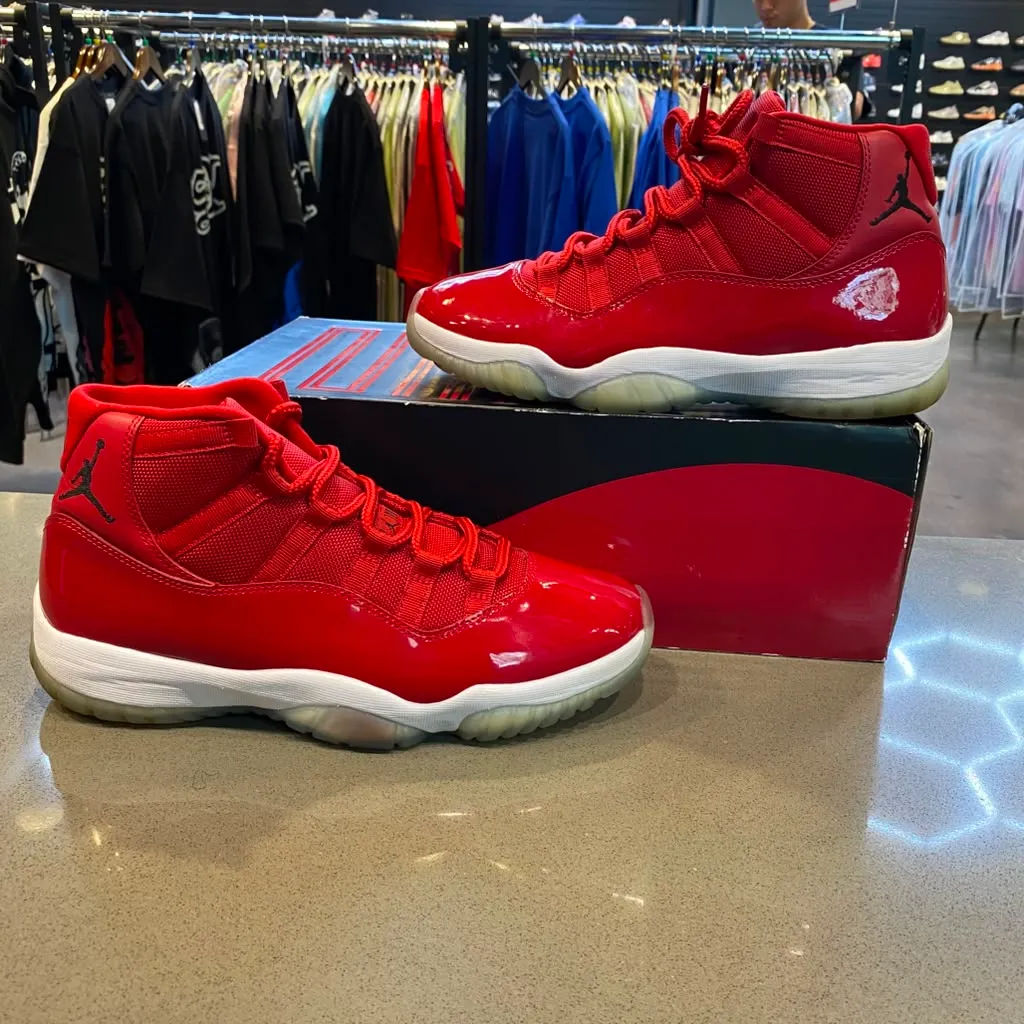 Jordan 11 Retro Win Like 96 Size 9.5 378037-623 - Pre-Owned