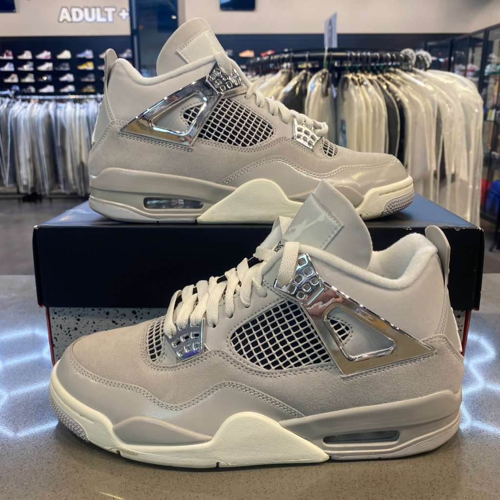 Jordan 4 Retro Frozen Moments (Women's) Size 9.5W AQ9129-001 - Pre-Owned