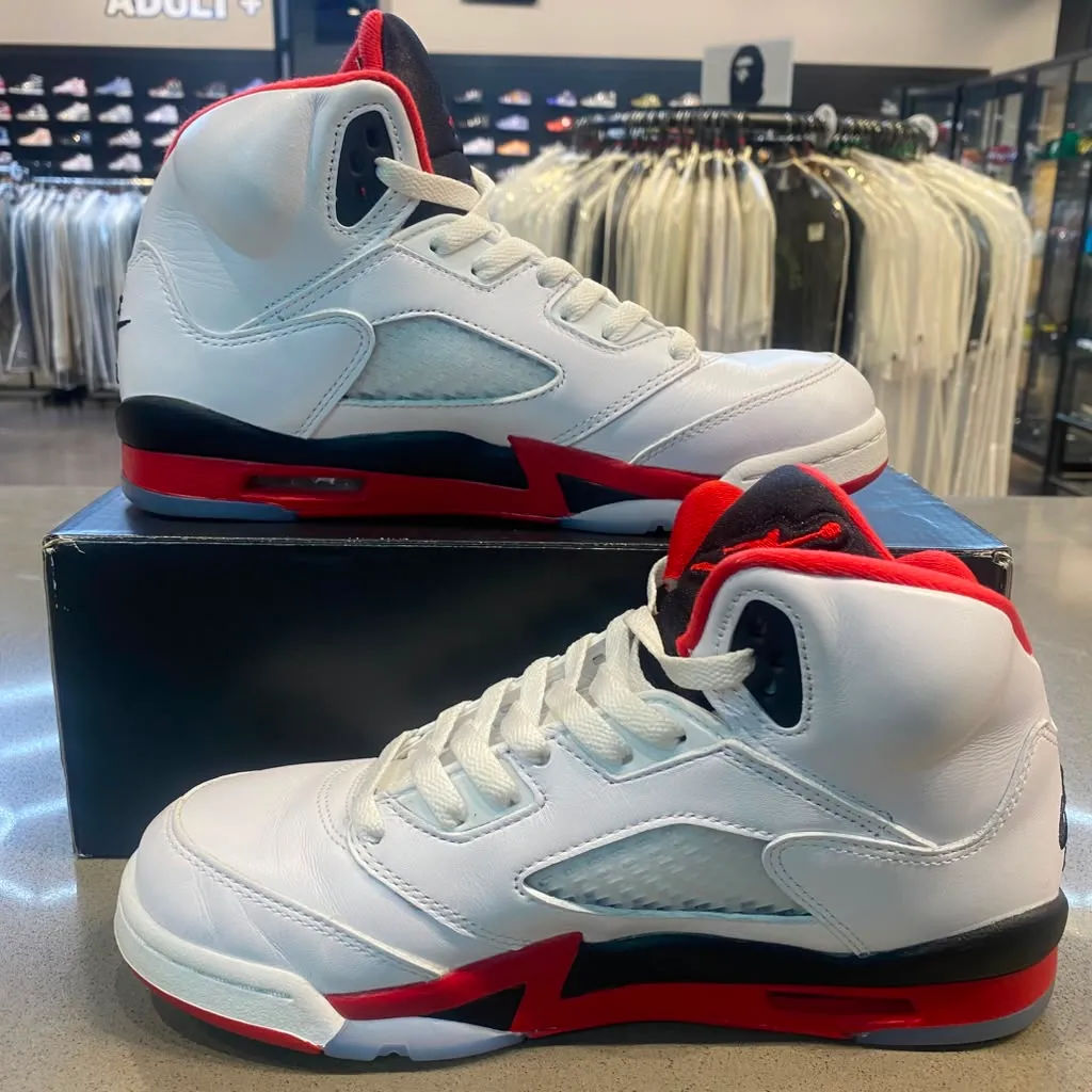 Jordan 5 Retro Fire Red Black Tongue (2025) (GS) Size 7Y HQ7980-101 - Pre-Owned