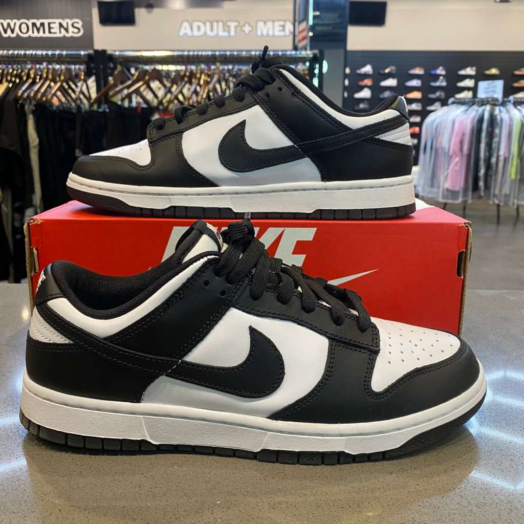 Nike Dunk Low Retro White Black Panda Size 9 DD1391-100 - Pre-Owned