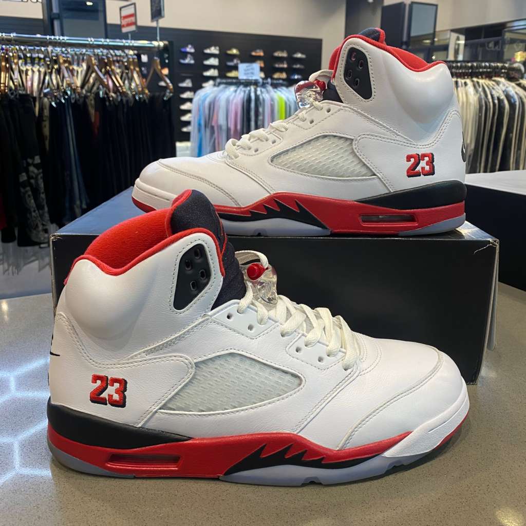 Jordan 5 Retro Fire Red Black Tongue (2025) Size 11 HQ7978-101 - Pre-Owned