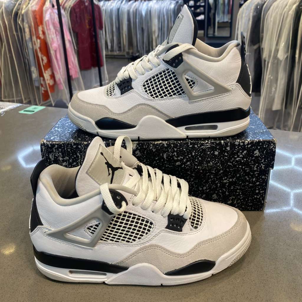 Jordan 4 Retro Military Black - Pre-Owned