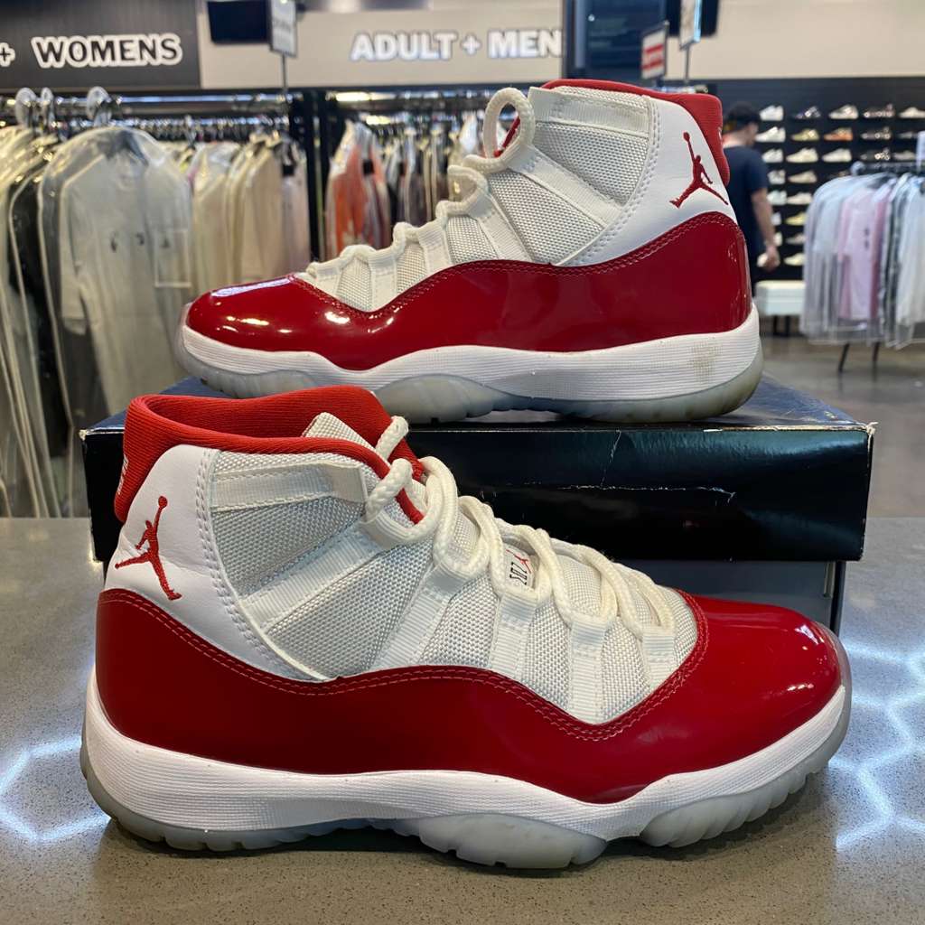 Jordan 11 Retro Cherry (2022) Size 6.5M  CT8012-116 - Pre-Owned