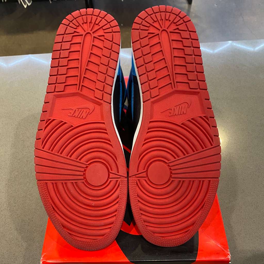 Jordan 1 Retro High NC to Chi (Women's) - Pre-Owned