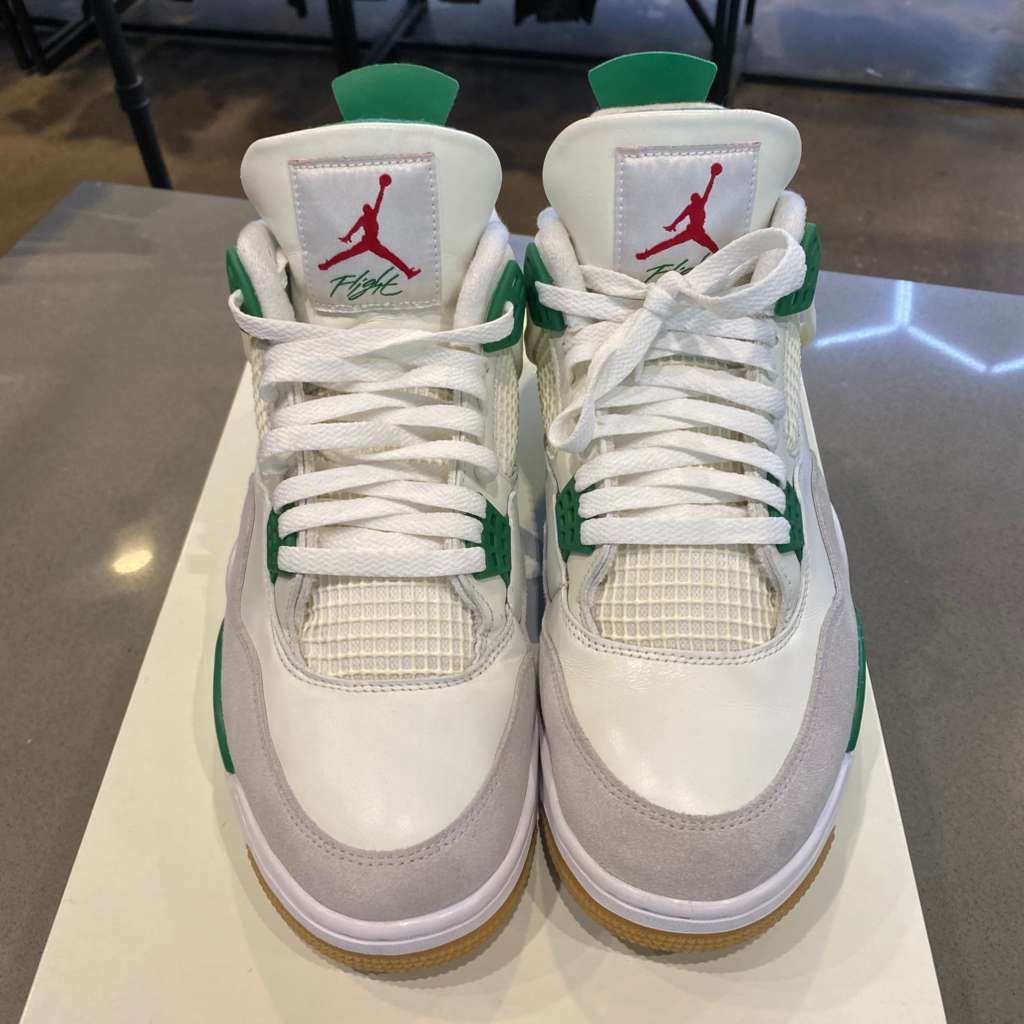 Jordan 4 Retro SB Pine Green Size 12 DR5415-103 - Pre-Owned
