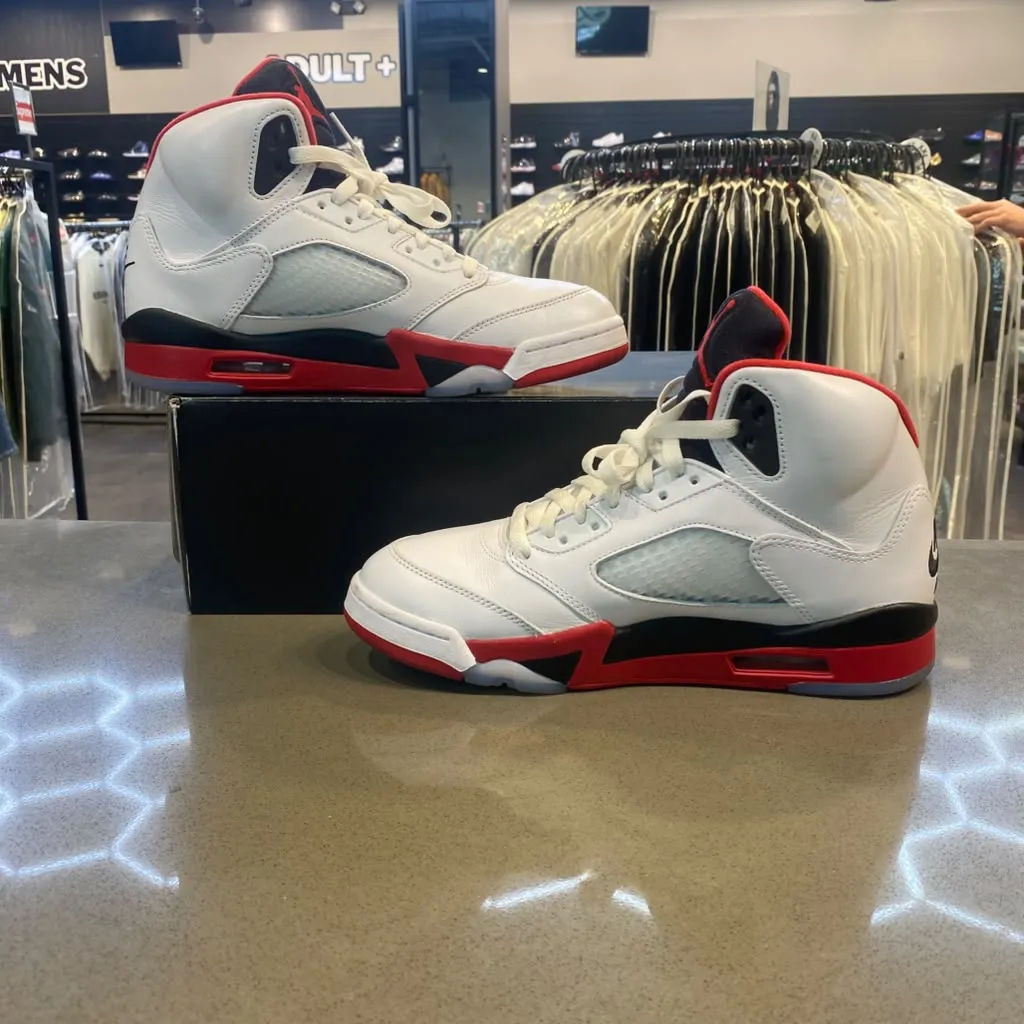Jordan 5 Retro Fire Red Black Tongue (2025) Size 9 HQ7978-101 - Pre-Owned