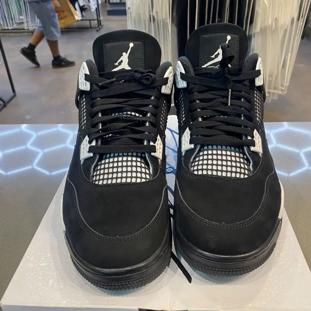 Jordan 4 Retro White Thunder Size 14 FQ8138-001 - Pre-Owned