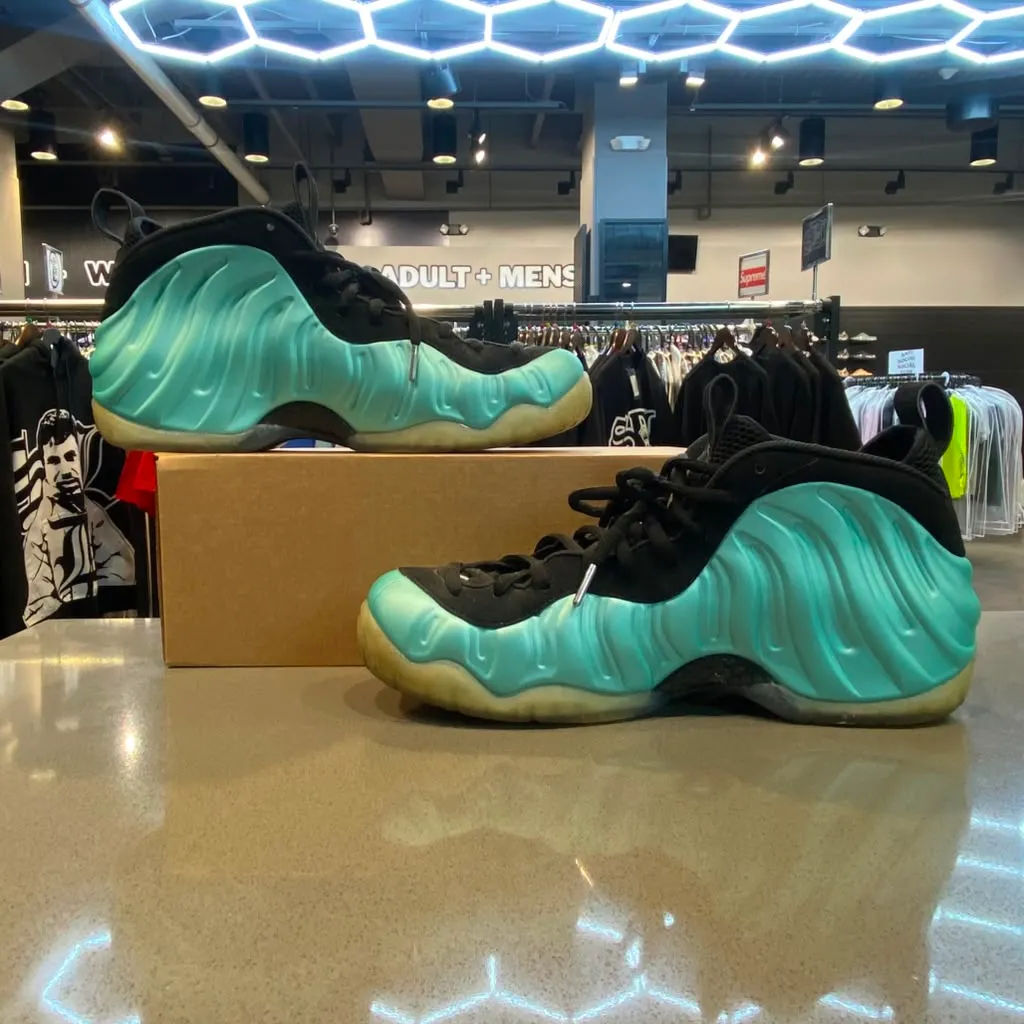 Air Nike Foamposite Pro Island Green Size 11.5 624041-303 - Pre-Owned (Replacement Box)