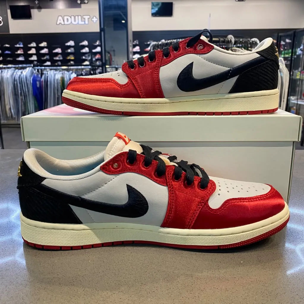Jordan 1 Retro Low OG Trophy Room Rookie Card Away Size 9.5 FN0432-100 - Pre-Owned
