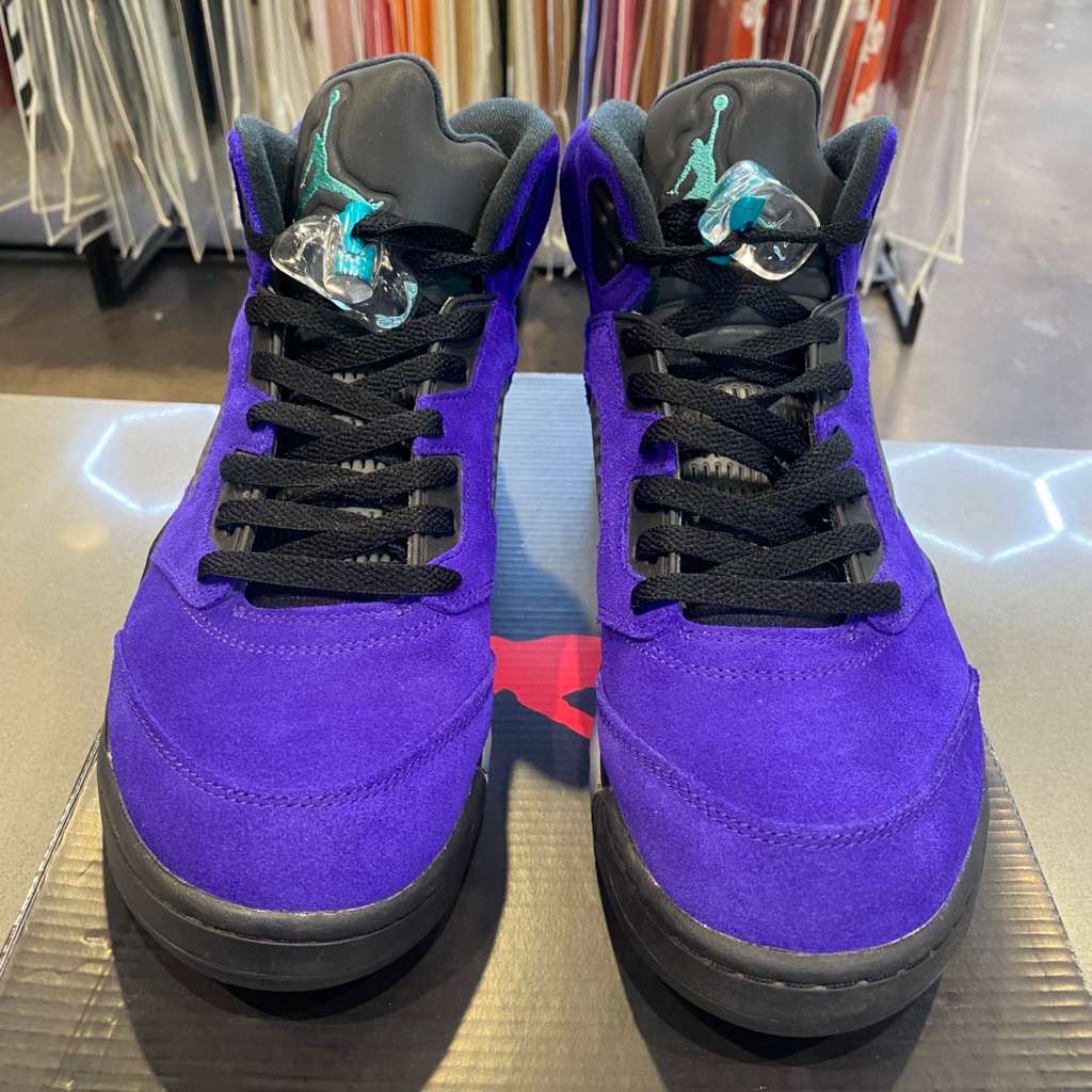 Jordan 5 Retro Alternate Grape Size 10.5 136027-500 - Pre-Owned
