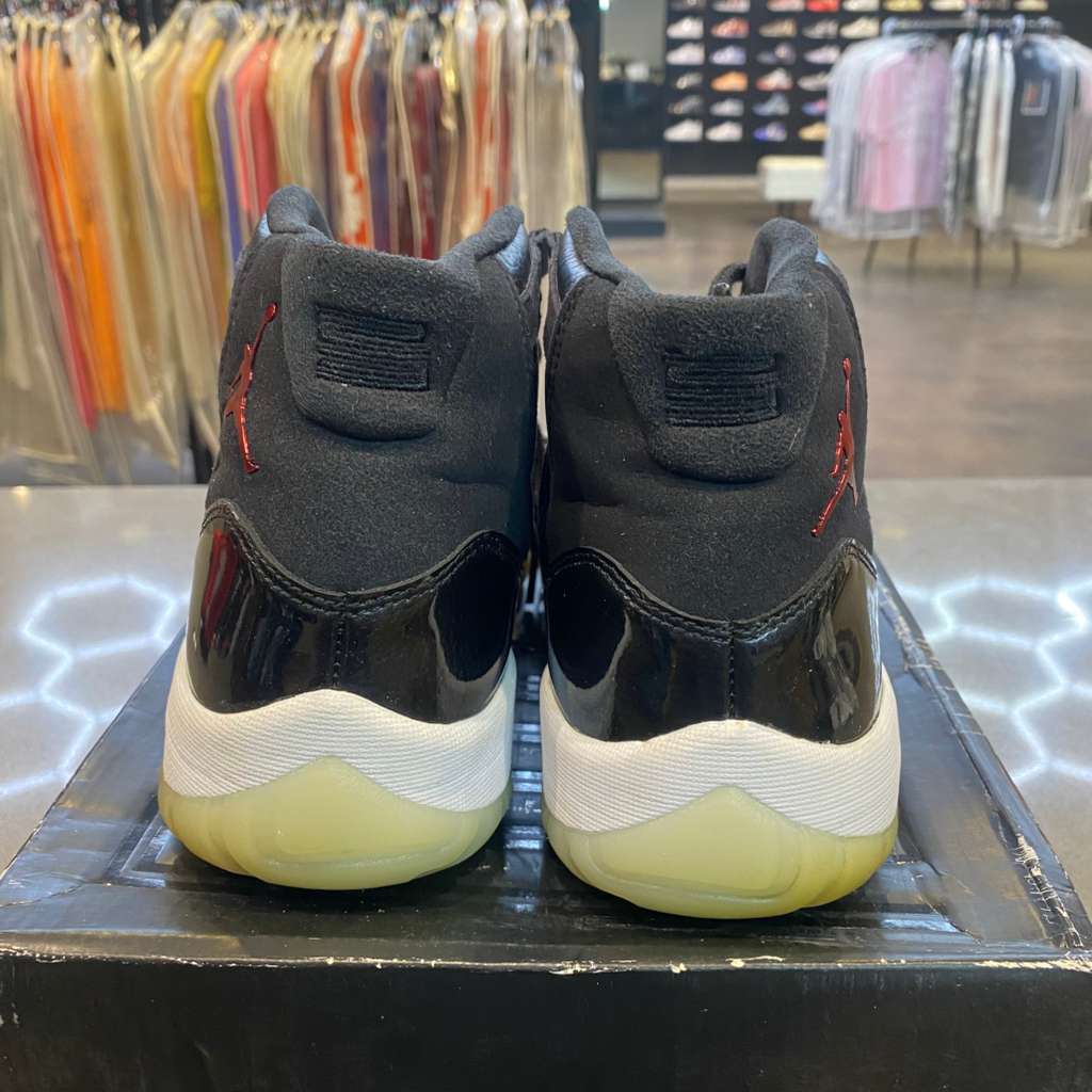 Jordan 11 Retro 72-10 Size 10 378037-002 - Pre-Owned