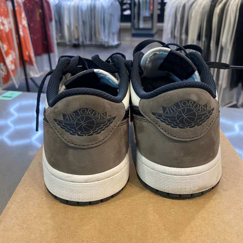 Jordan 1 Retro Low OG Mocha Size 9.5 CZ0790-102 - Pre-Owned (Replacement Box)