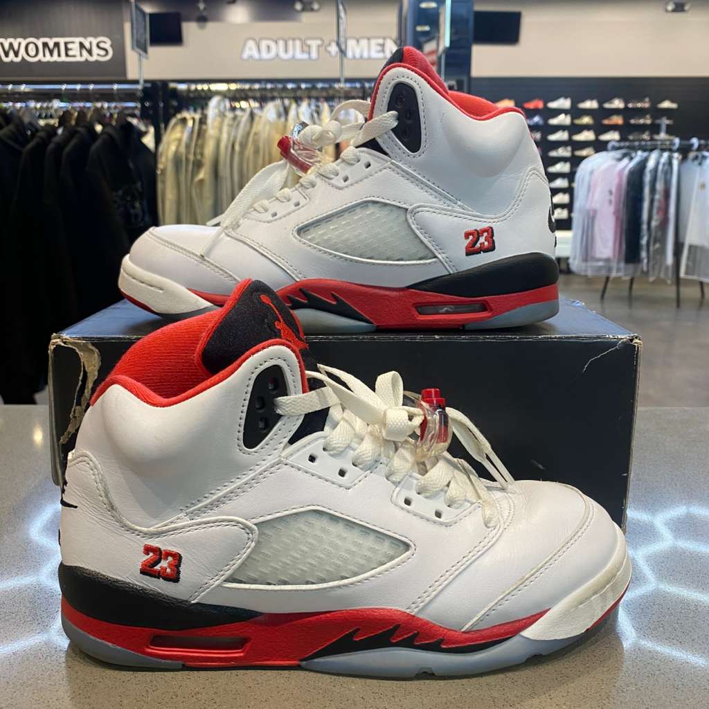Jordan 5 Retro Fire Red Black Tongue (2025) (GS) Size 5.5Y HQ7980-101 - Pre-Owned