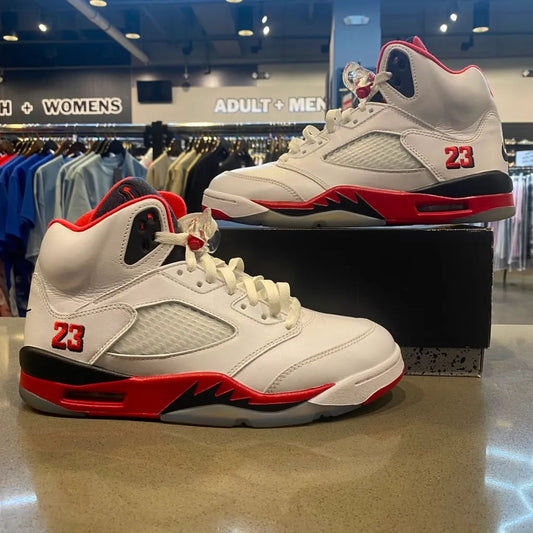 Jordan 5 Retro Fire Red Black Tongue (2025) Size 8.5 HQ7978-101 - Pre-Owned