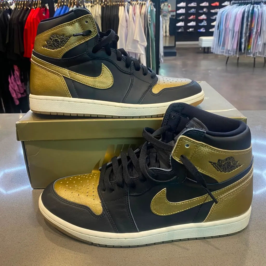 Jordan 1 Retro High OG Black Metallic Gold Size 11 DZ5485-071 - Pre-Owned