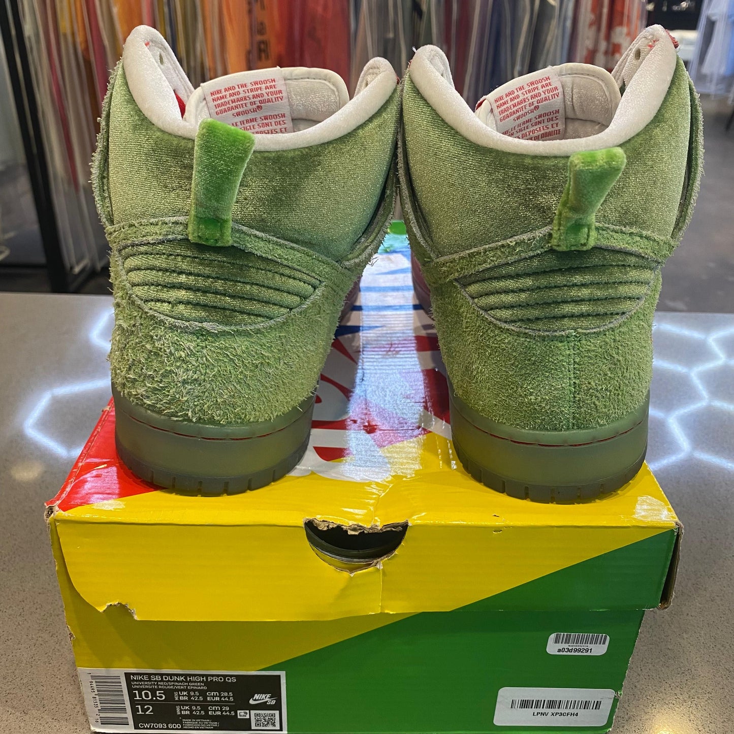 Nike SB Dunk High Strawberry Cough - Pre-Owned