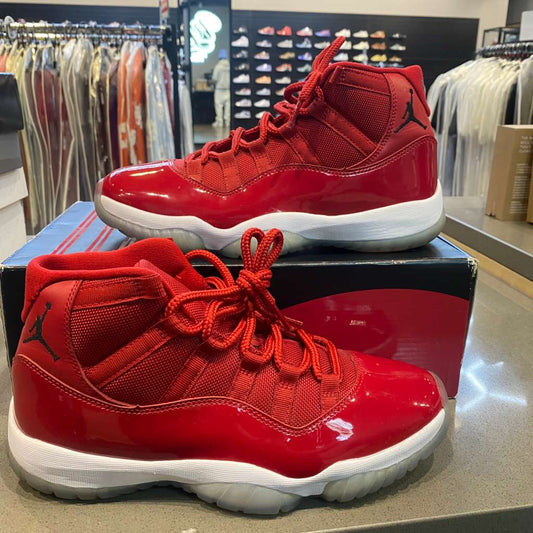 Jordan 11 Retro Win Like 96 Size 8 378037-623 - Pre-Owned