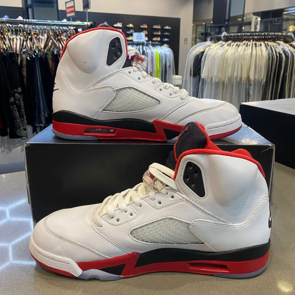 Jordan 5 Retro Fire Red Black Tongue (2025) Size 11 HQ7978-101 - Pre-Owned