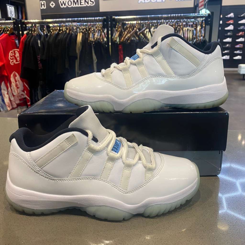 Jordan 11 Retro Low Legend Blue Size 9 AV2187-117 - Pre-Owned