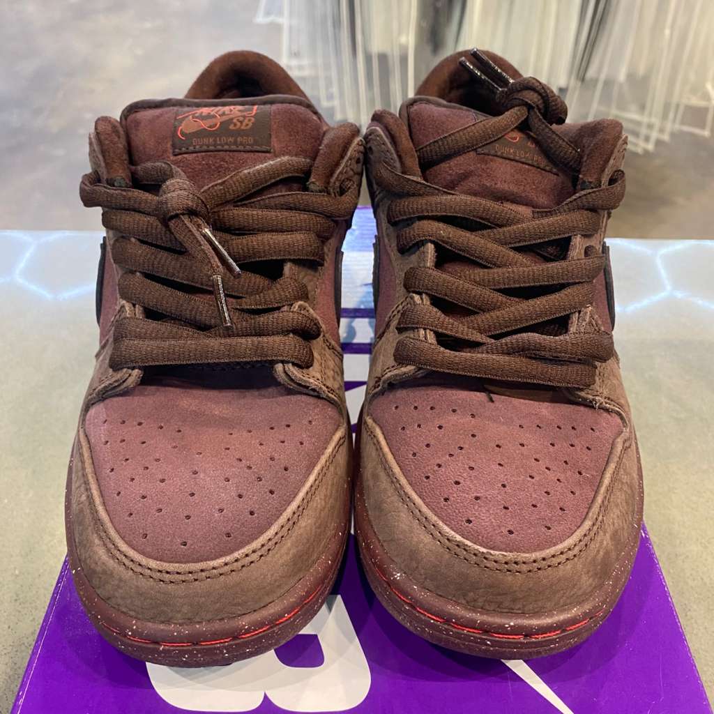 Nike SB Dunk Low City of Love Burgundy Crush Size 8 FN0619-600 - Pre-Owned