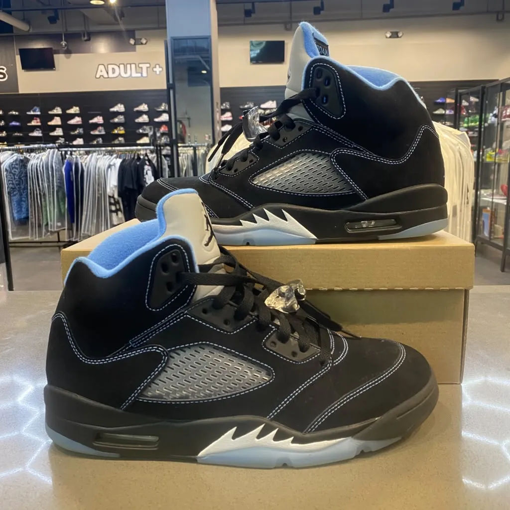 Jordan 5 Retro Black University Blue (2026) Size 10 DD0587-008 - Pre-Owned (Replacement Box)