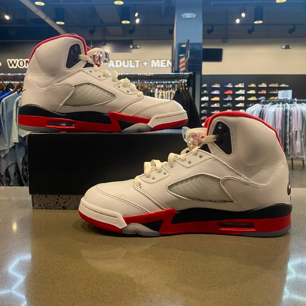 Jordan 5 Retro Fire Red Black Tongue (2025) Size 8.5 HQ7978-101 - Pre-Owned