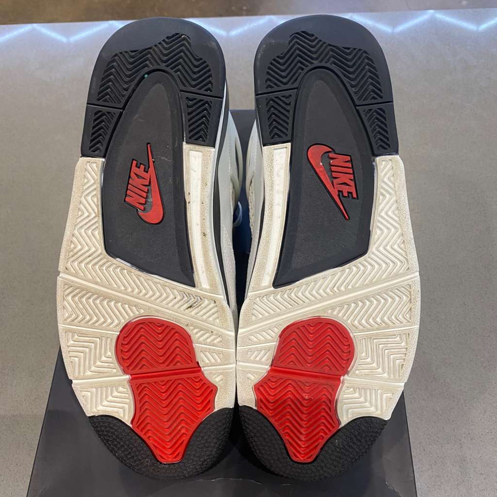 Jordan 4 Retro Flight Club - Pre-Owned