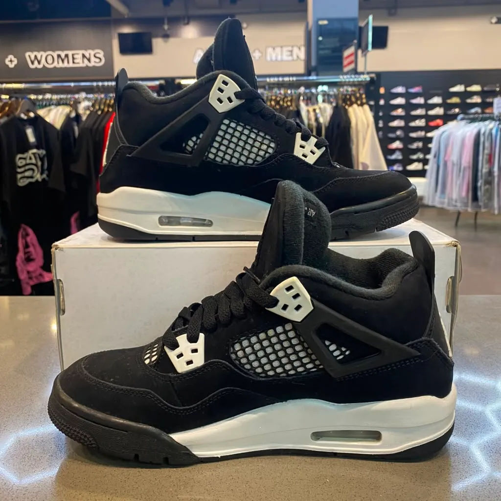 Jordan 4 Retro White Thunder (GS) Size 6.5Y FQ8213-001 - Pre-Owned