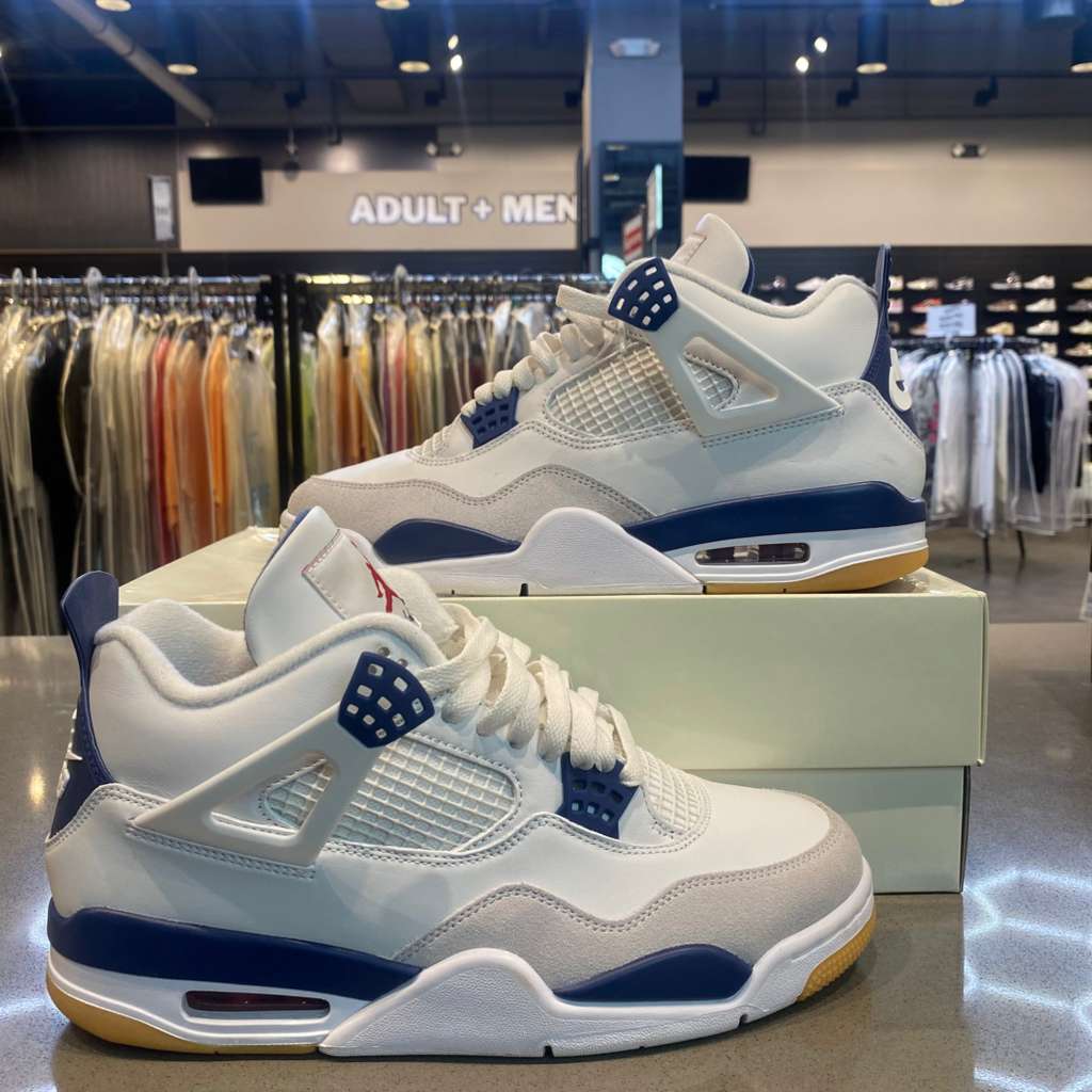 Jordan 4 Retro SB Navy - Pre-Owned