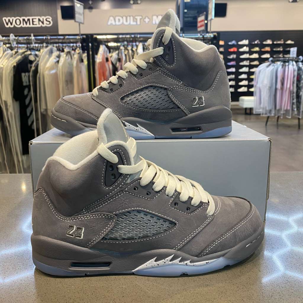 Jordan 5 Retro Wolf Grey (2026) (GS) Size 5.5Y 440888-002 - Pre-Owned